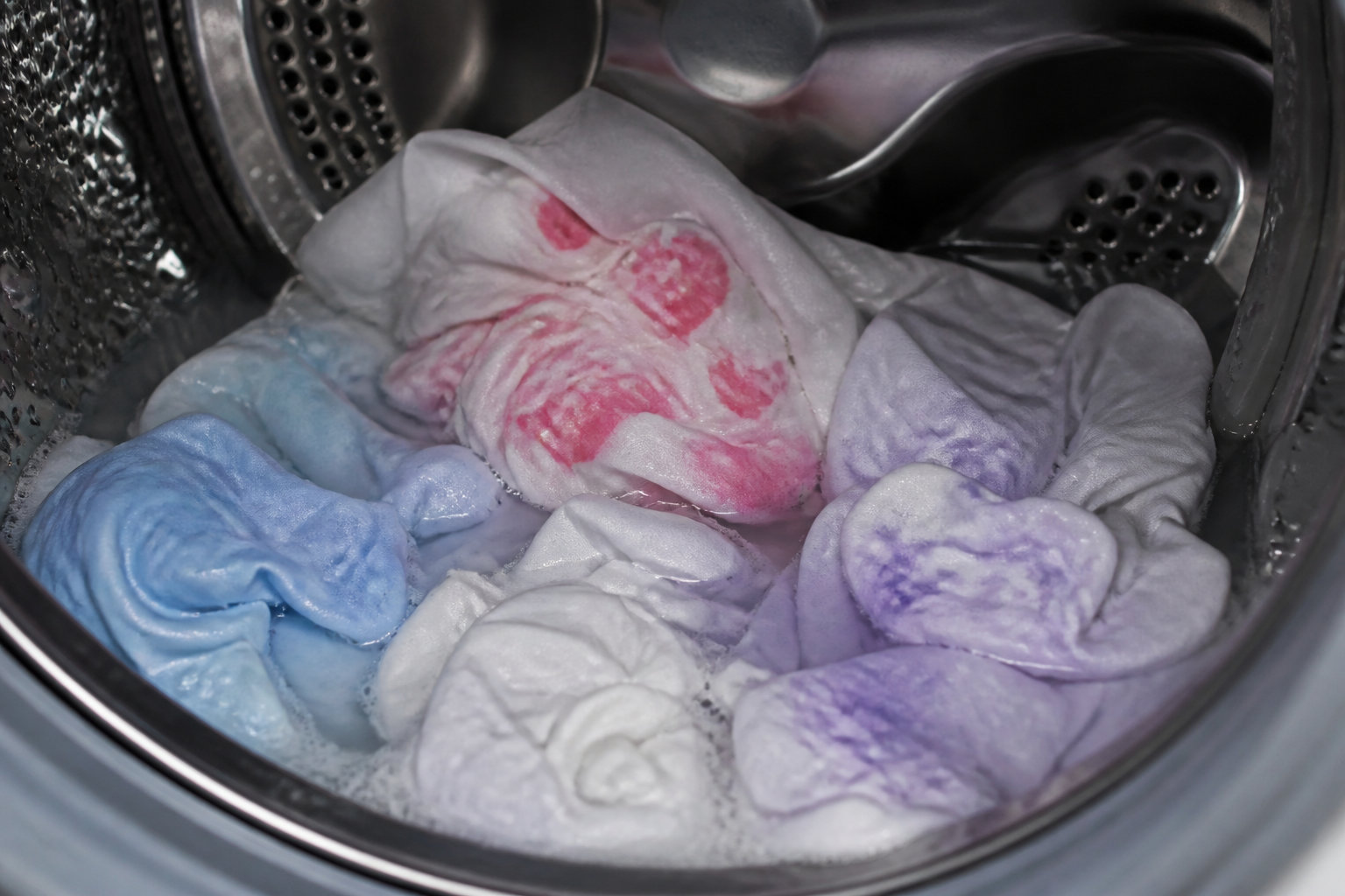L'astuce de grand mère pour le linge qui déteint à tester immédiatement 🧼